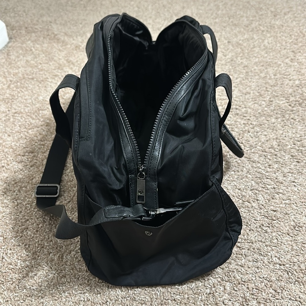 Lululemon - Picture 4 of 10